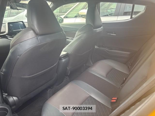 Toyota C-HR 2017-09 8072114-2