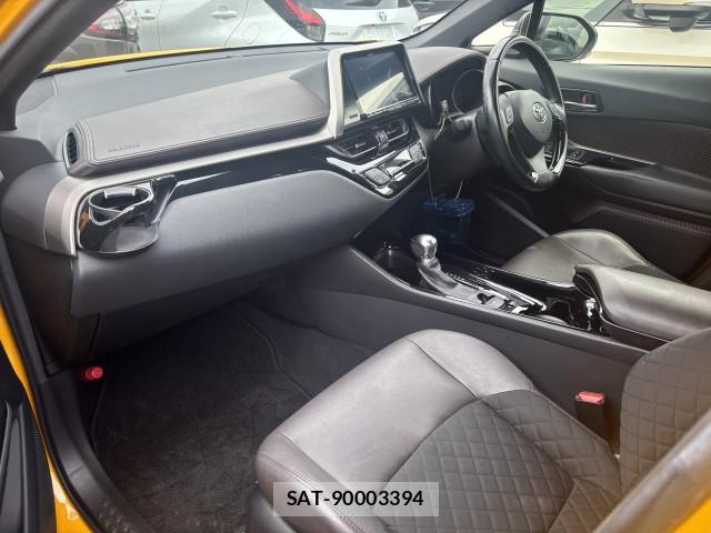 Toyota C-HR 2017-09 8072114-3