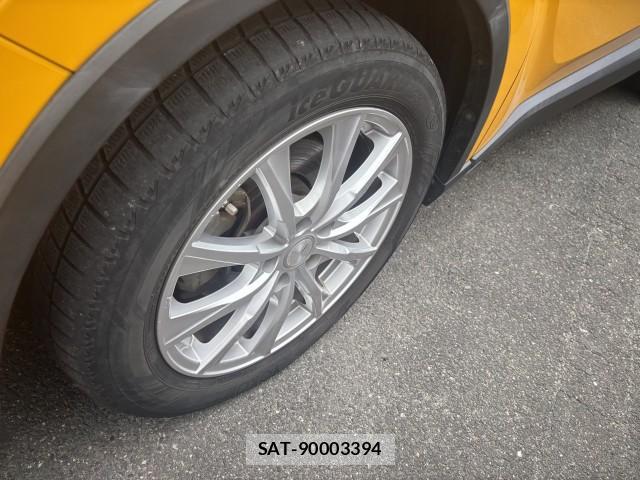 Toyota C-HR 2017-09 8072114-4