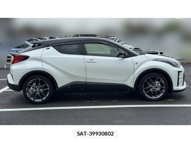 Toyota C-HR 2021-07 8072180-3
