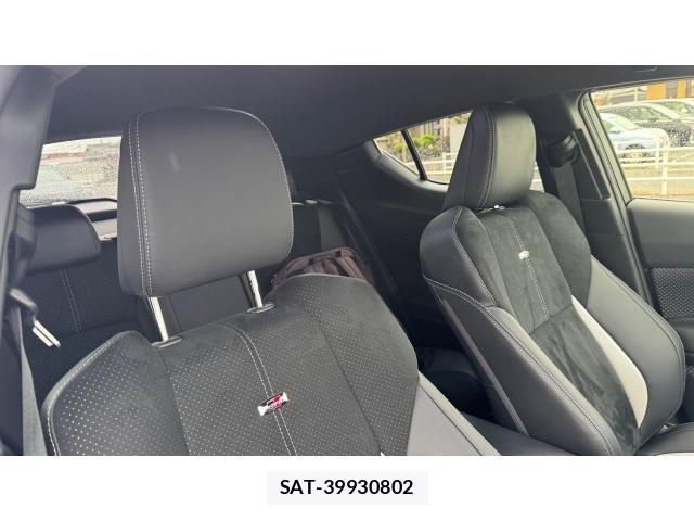 Toyota C-HR 2021-07 8072180-5