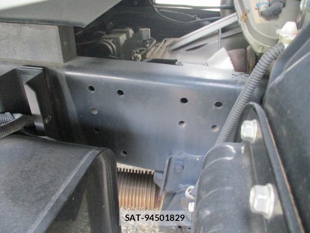 MITSUBISHI FUSO CANTER 2022-08 8071297-4