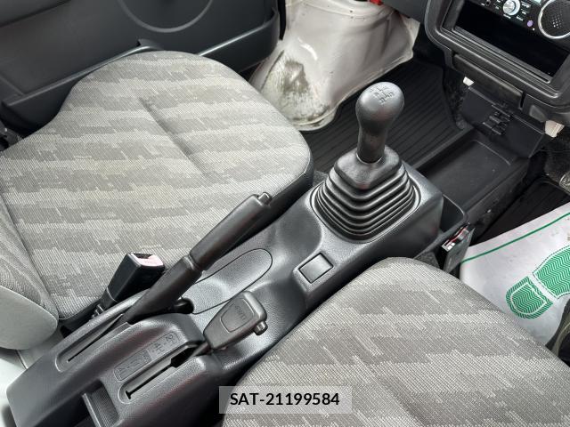 Suzuki CARRY TRUCK 2012-01 8072043-16