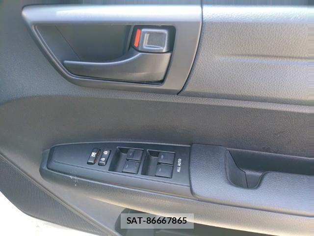 Toyota COROLLA AXIO 2019-06 8071355-13