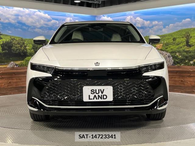 Toyota Crown Crossover 2023-11 8071171-14