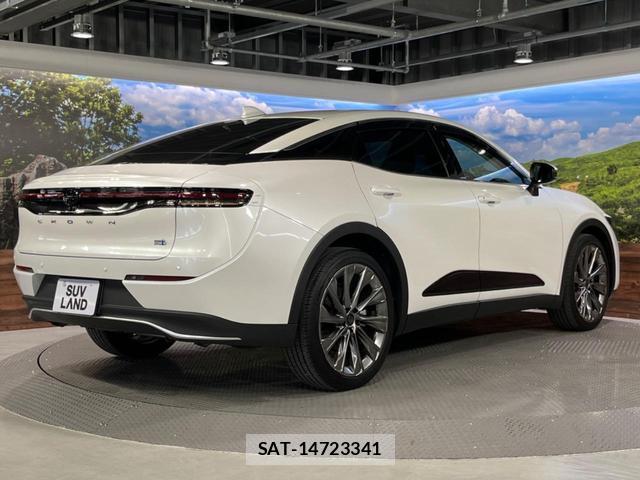 Toyota Crown Crossover 2023-11 8071171-17