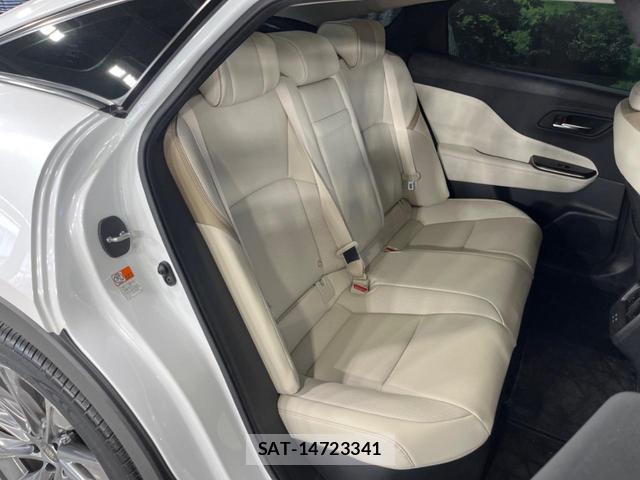 Toyota Crown Crossover 2023-11 8071171-9