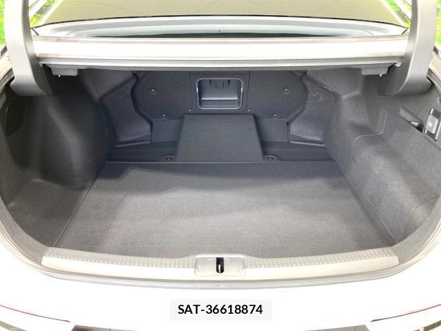 Toyota Crown Crossover 2024-01 8071273-9