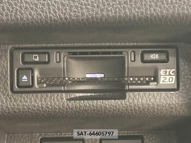 Toyota Crown Crossover 2022-12 8071545-11