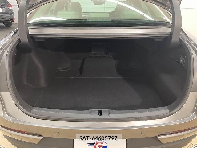 Toyota Crown Crossover 2022-12 8071545-12