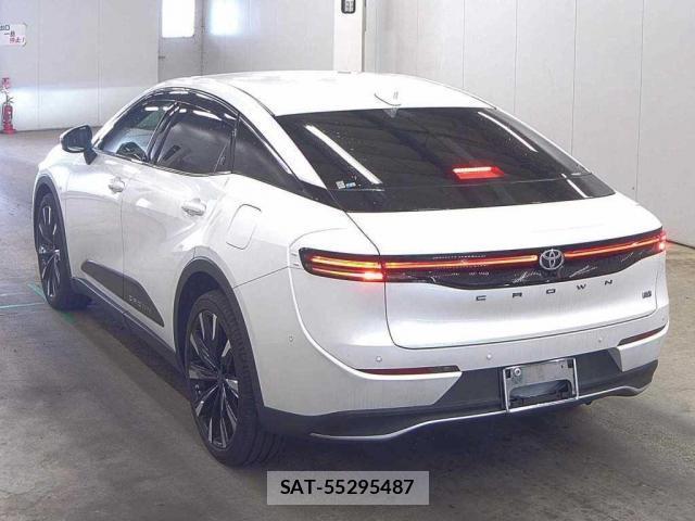 Toyota Crown Crossover 2022-12 8071781-1