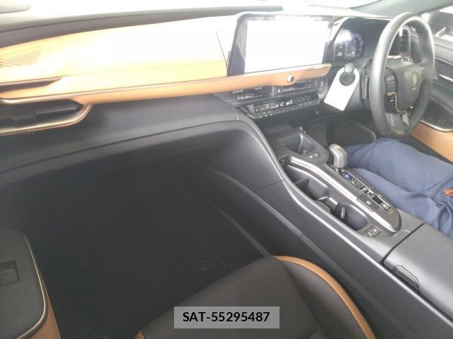 Toyota Crown Crossover 2022-12 8071781-2