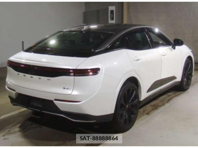 Toyota Crown Crossover 2025-09 8071810-1