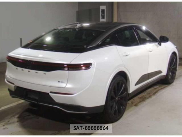 Toyota Crown Crossover 2025-09 8071810-3