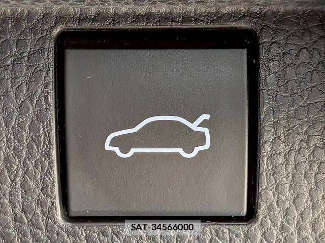 Toyota Crown Crossover 2023-06 8072595-10