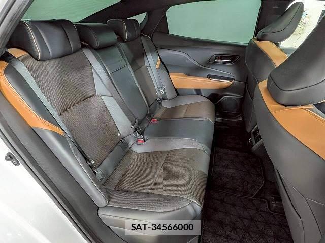 Toyota Crown Crossover 2023-06 8072595-5