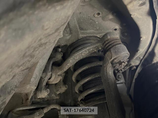Toyota CROWN HYBRID 2021-08 8070845-19