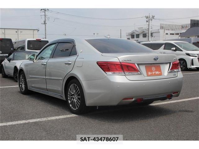 Toyota CROWN MAJESTA 2014-04 8071958-11