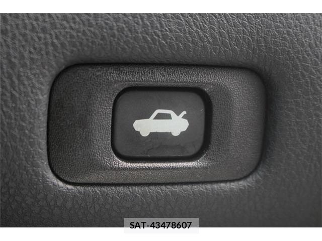 Toyota CROWN MAJESTA 2014-04 8071958-5