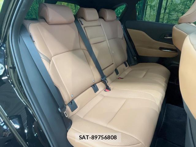 Toyota CROWN 2024-10 8070846-11