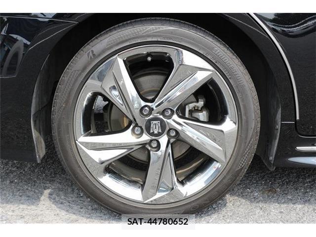 Toyota CROWN 2019-08 8072300-16