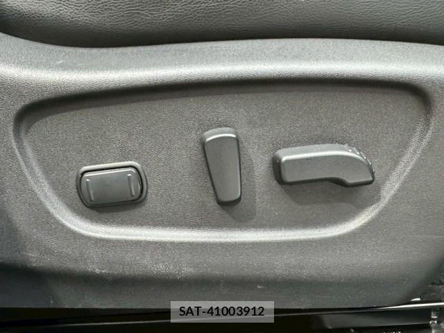 Mazda CX-30 2025-03 8072158-11