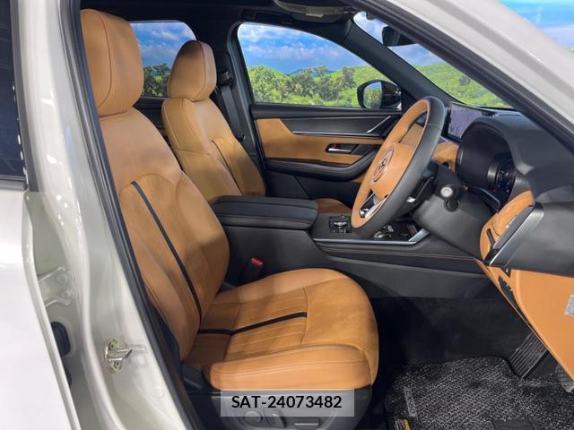 Mazda CX-60 2023-06 8071169-8