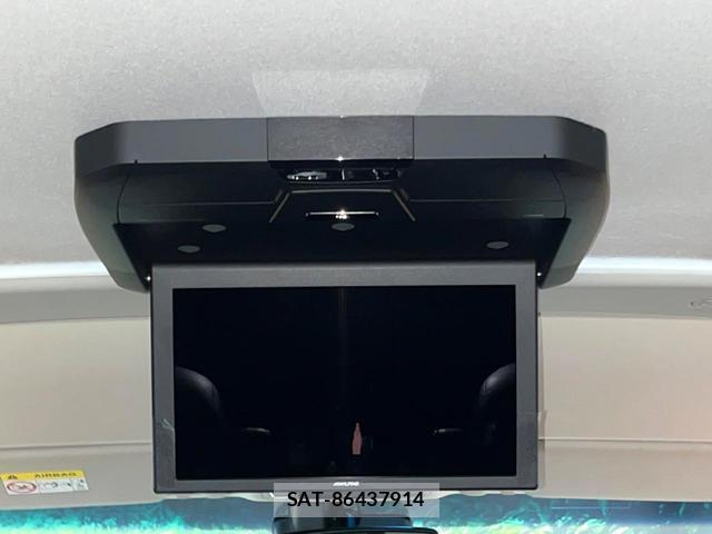 Mitsubishi DELICA 2024-05 8071070-2
