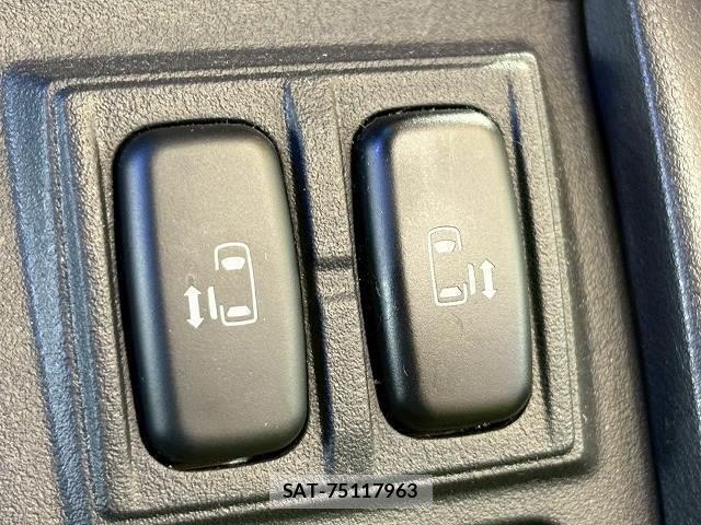Mitsubishi DELICA 2014-02 8071687-10