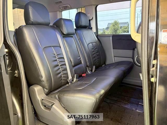Mitsubishi DELICA 2014-02 8071687-5