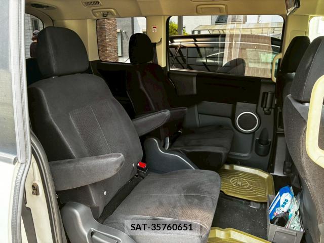 Mitsubishi DELICA 2019-06 8072383-6