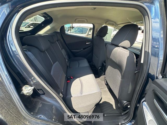 Mazda DEMIO 2018-02 8071519-13