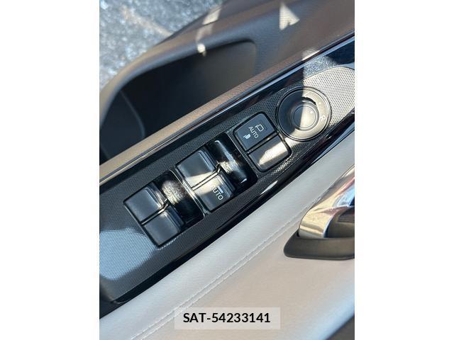 Mazda DEMIO 2018-09 8071522-18