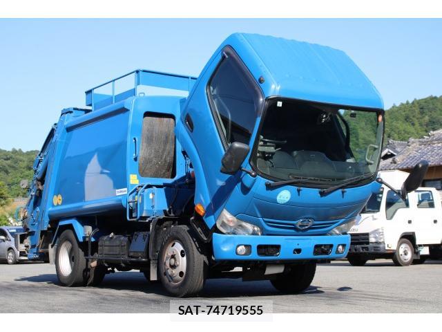 Hino DUTRO 2015-09 8070864-11