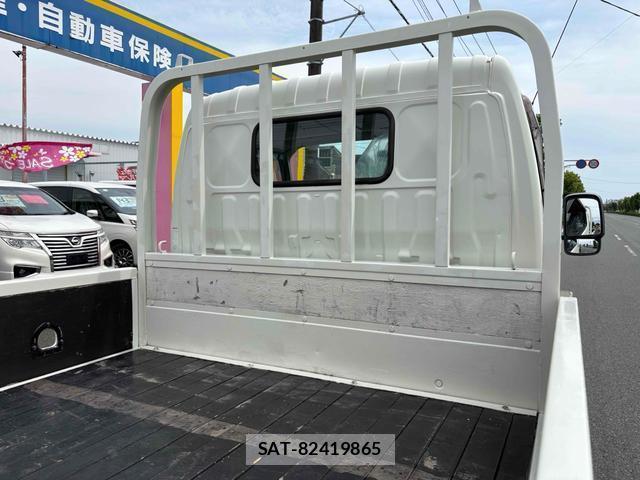 Hino DUTRO 2012-08 8071471-10