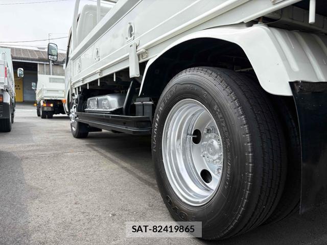 Hino DUTRO 2012-08 8071471-14