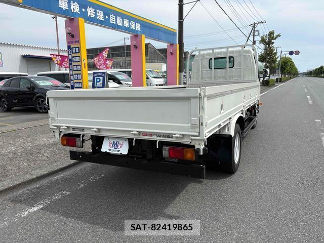Hino DUTRO 2012-08 8071471-17