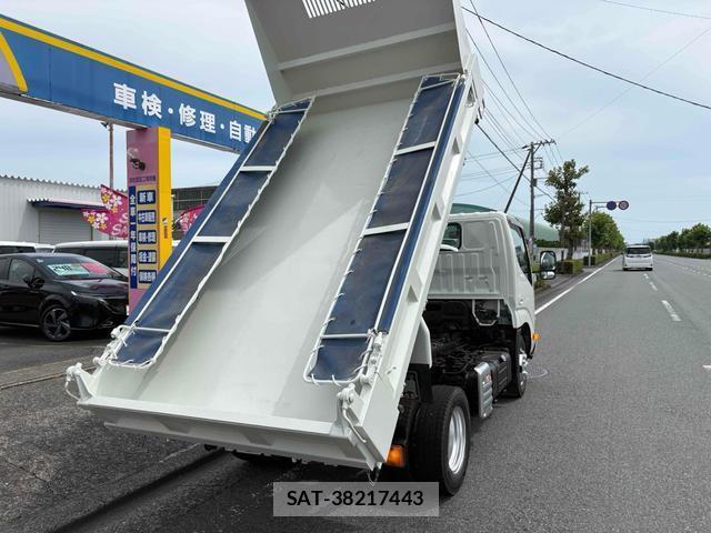 Hino DUTRO 2019-10 8071472-12