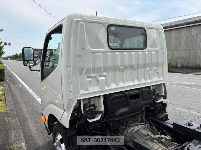 Hino DUTRO 2019-10 8071472-15