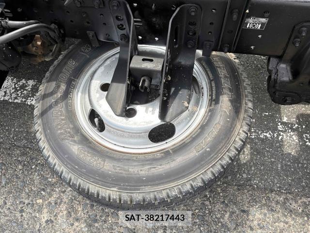 Hino DUTRO 2019-10 8071472-17