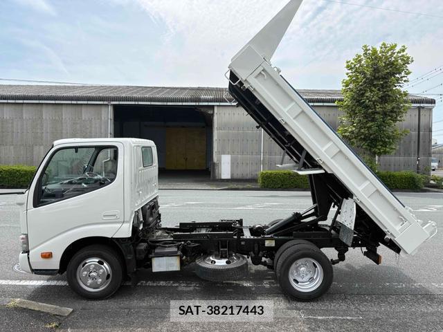 Hino DUTRO 2019-10 8071472-3