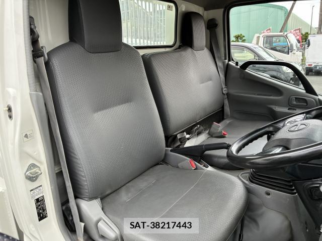Hino DUTRO 2019-10 8071472-8