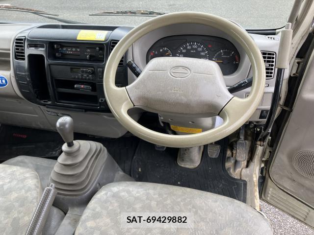 Hino DUTRO 2011-08 8072569-2