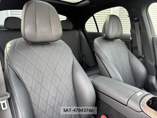 Mercedes Benz E-CLASS 2024-03 8071060-3