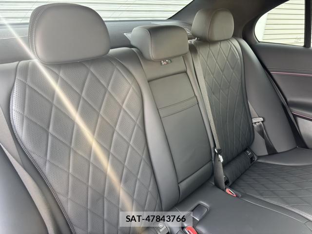 Mercedes Benz E-CLASS 2024-03 8071060-4