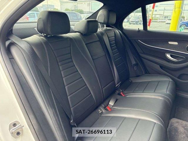 Mercedes Benz E-CLASS 2021-09 8072201-4