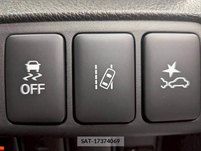Mitsubishi ECLIPSE CROSS 2022-08 8071038-5