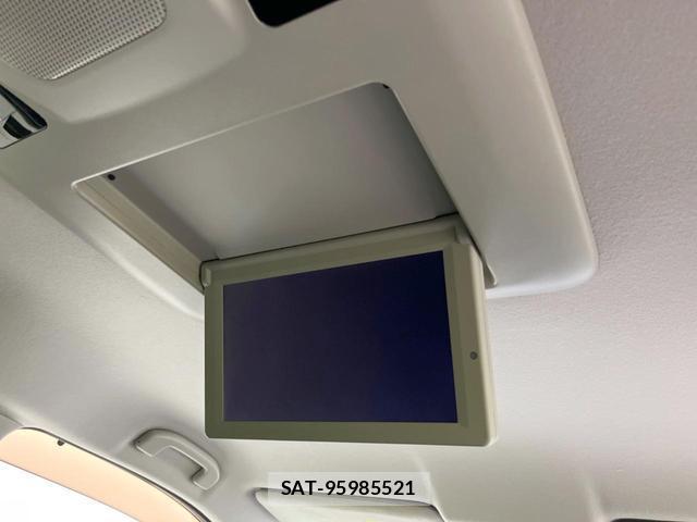 Nissan ELGRAND 2012-02 8071493-2