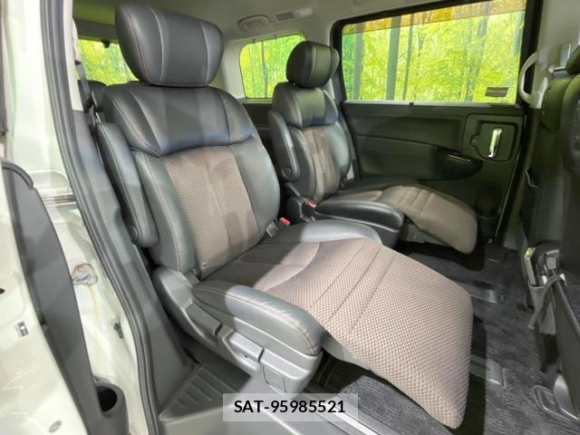 Nissan ELGRAND 2012-02 8071493-8