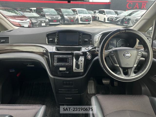 Nissan ELGRAND 2016-05 8071498-1
